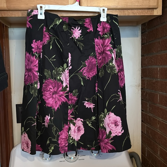 Talbots Petites Floral Black A-Line Skirt Purple Flowers Pleats Lined Zipper 12P - Picture 6 of 16